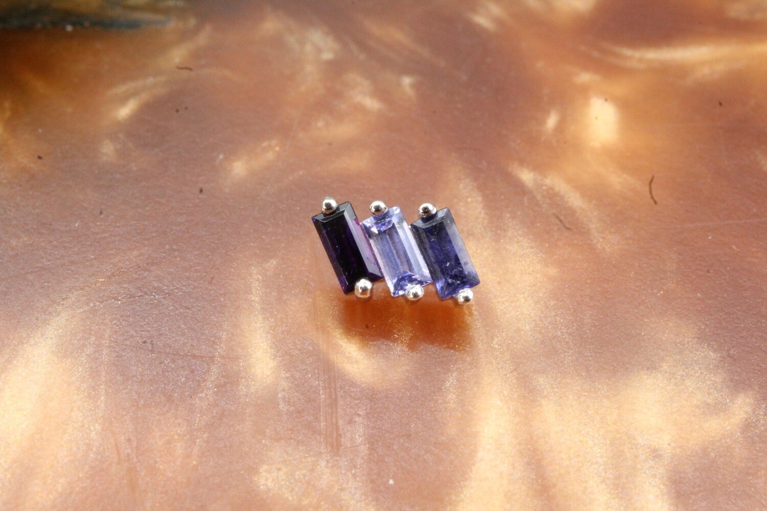 Threaded White Gold Liara 3 Top, Gauge: 18/16g, Size: 6x5mm, Stone: Iolite, Tanzanite, &amp; Amethyst