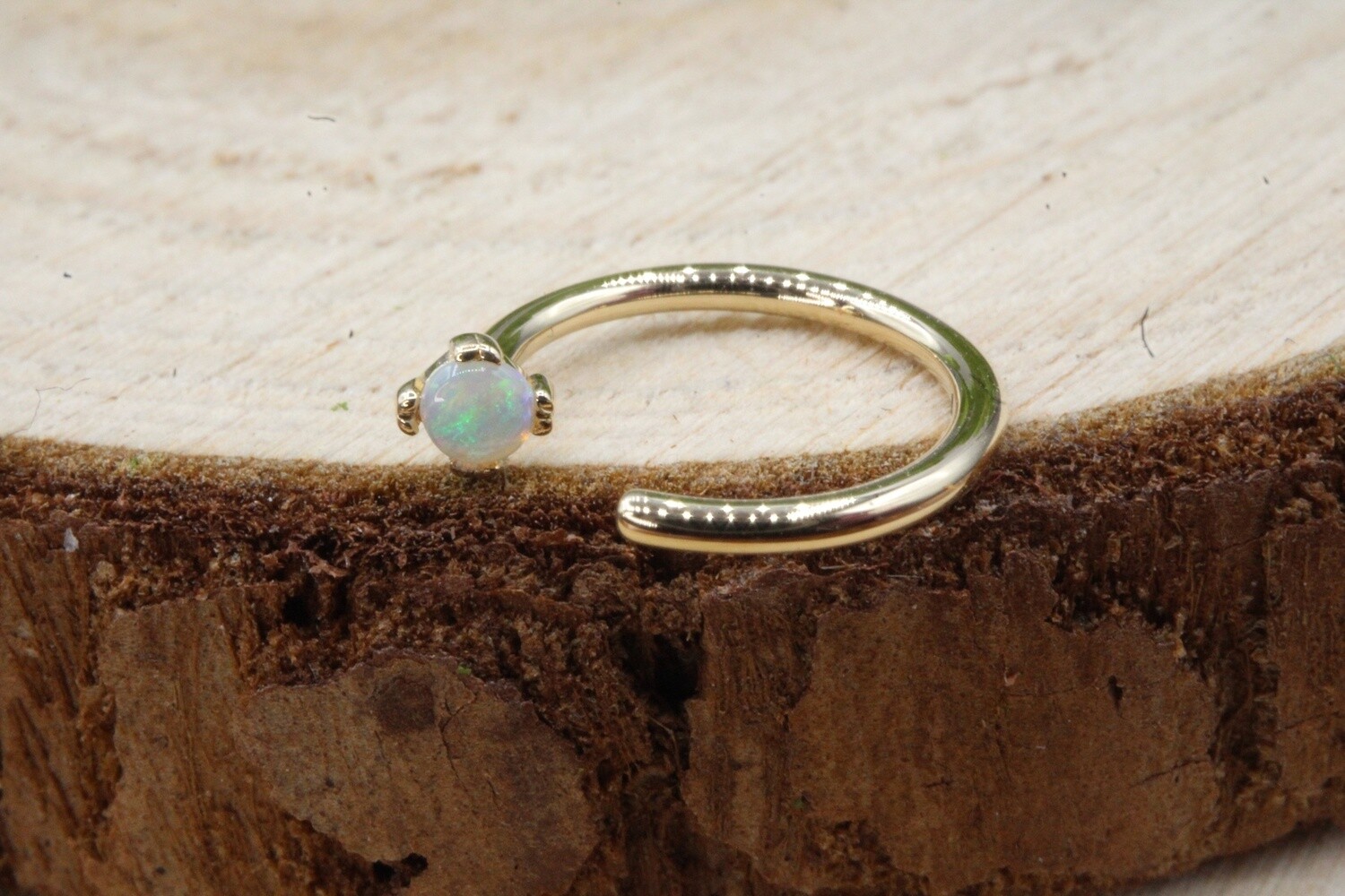 Yellow Gold Round Cab Prong Set Nostril Nail, Size: 18ga 5/16&#39;&#39;, Stone: AAA White Opal