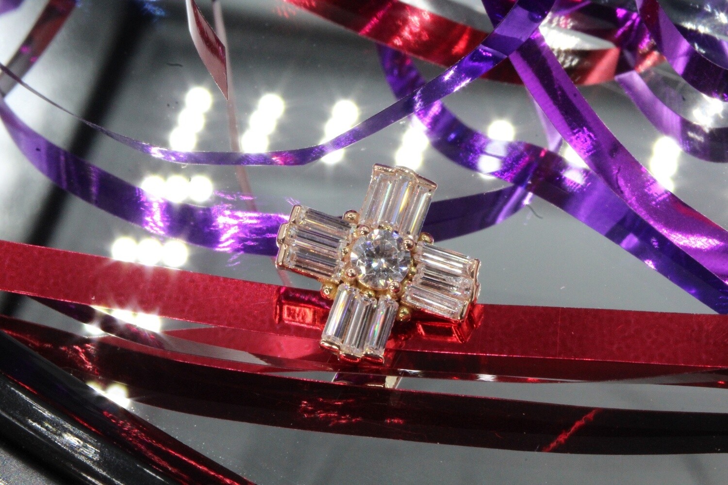 Threaded Rose Gold Raya End, Gauge: 14ga, Stone: White CZ