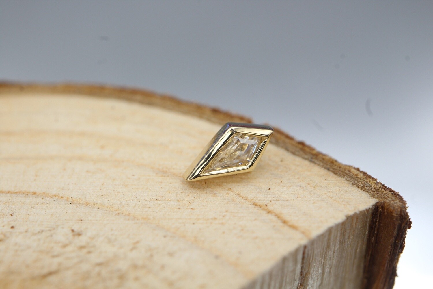 Threaded Yellow Gold Pan Top, Gauge: 18/16g, Stone: White CZ