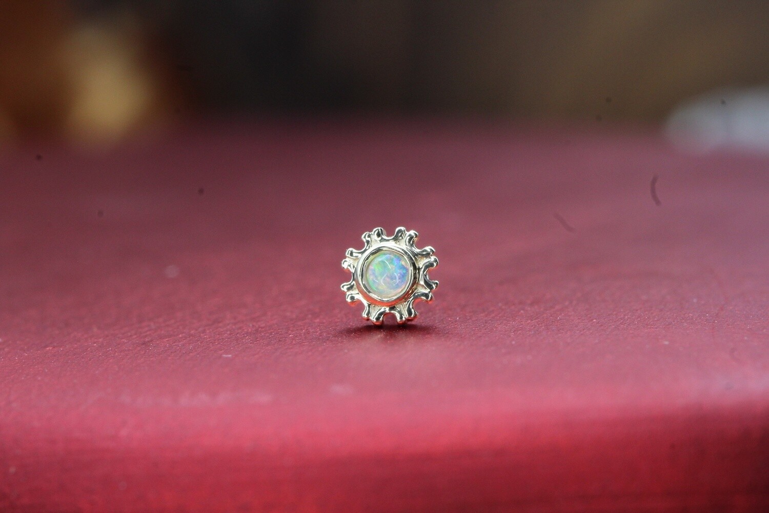 Threadless Yellow Gold Firenze, Stone: White Opal (AA)