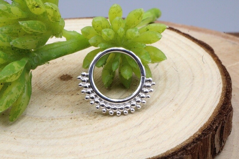 White Gold Beaded Kolo Seam Ring