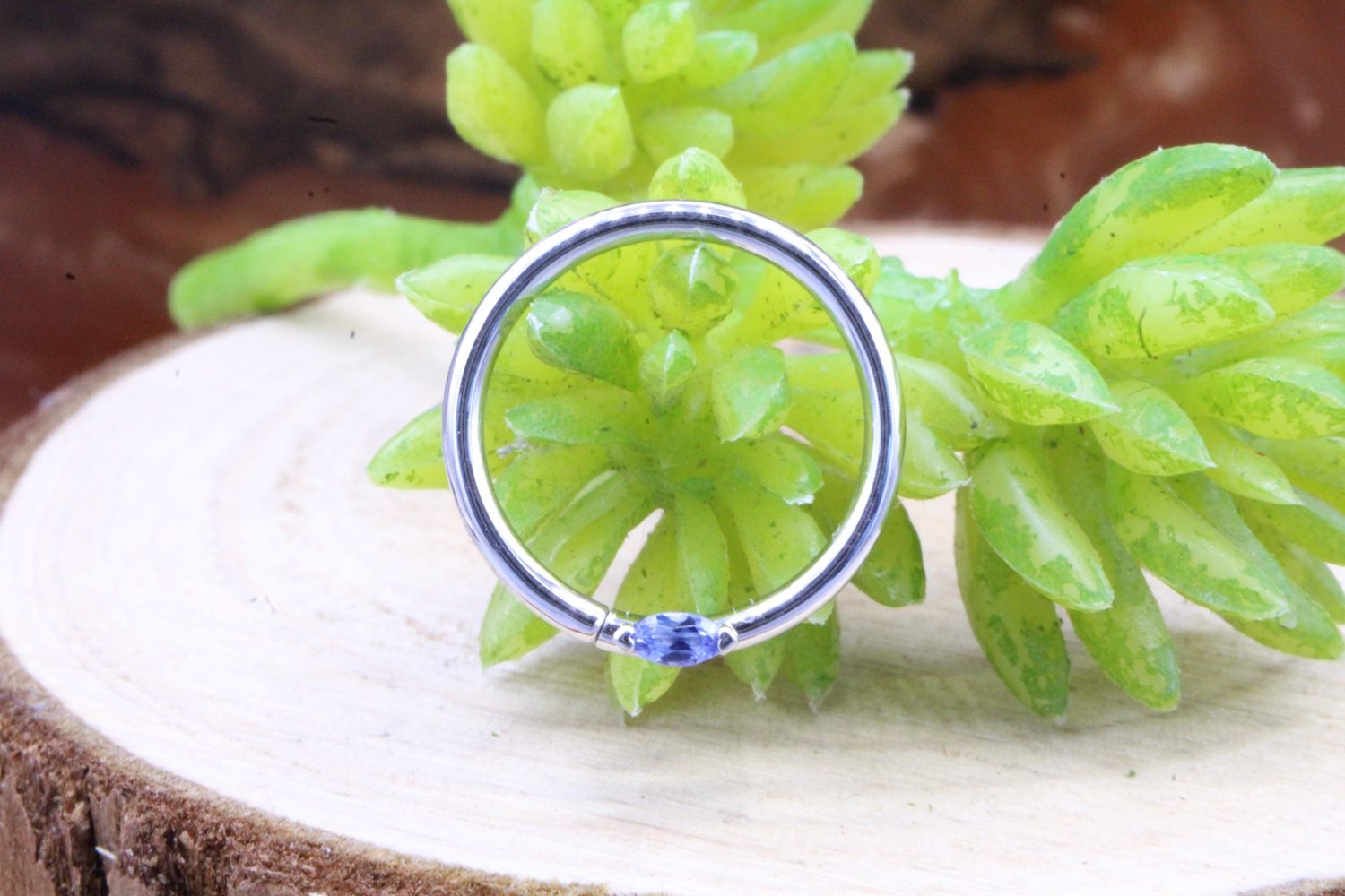 White Gold Marquise V-Prong Seam, Gauge: 16g, Diameter: 7/16&quot;, Stone: Polar Sapphire