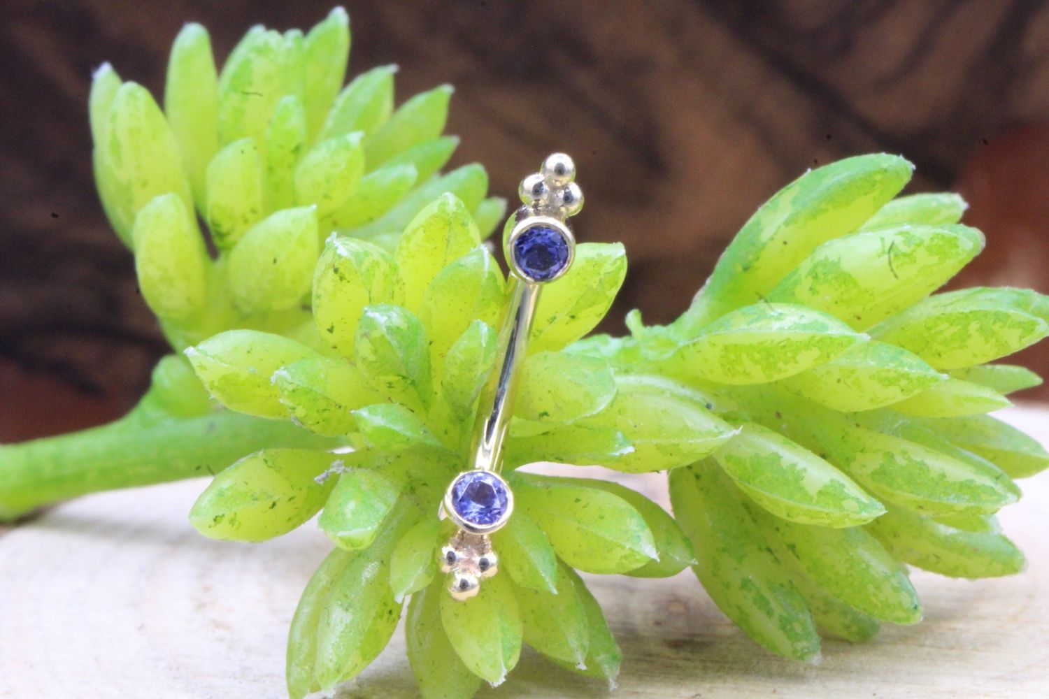 Threaded Yellow Gold Bezel with Tri-Accent Beads Curved Barbell, Gauge: 16g, Length: 1/4&quot;, Stone: Polar Sapphire