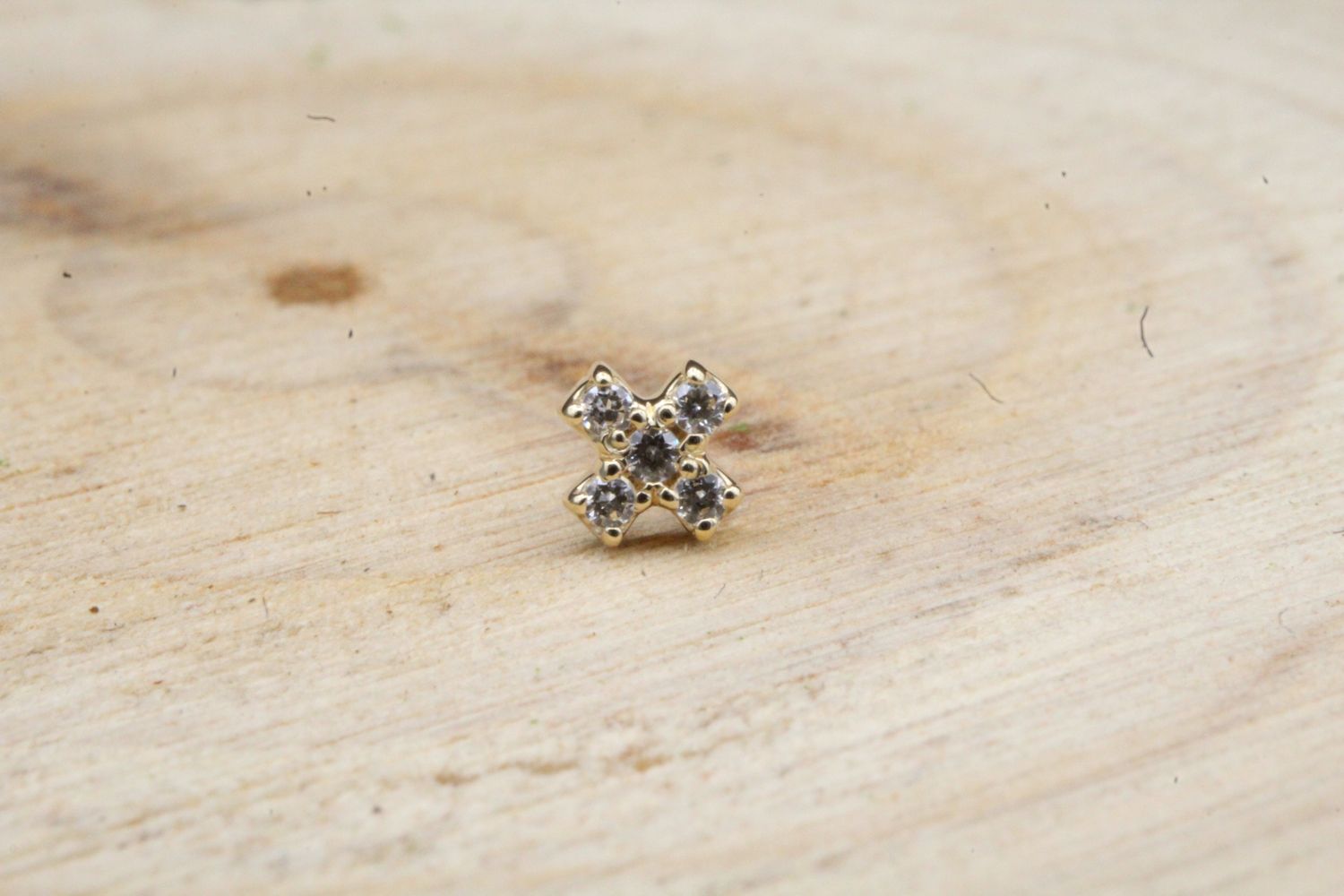 Threadless Yellow Gold Lois End, Size: 3x1mm, Stone: White CZ