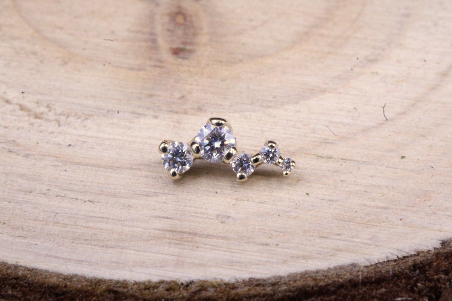 Threaded Yellow Gold Ripple End, Stone: VS1 White Diamond