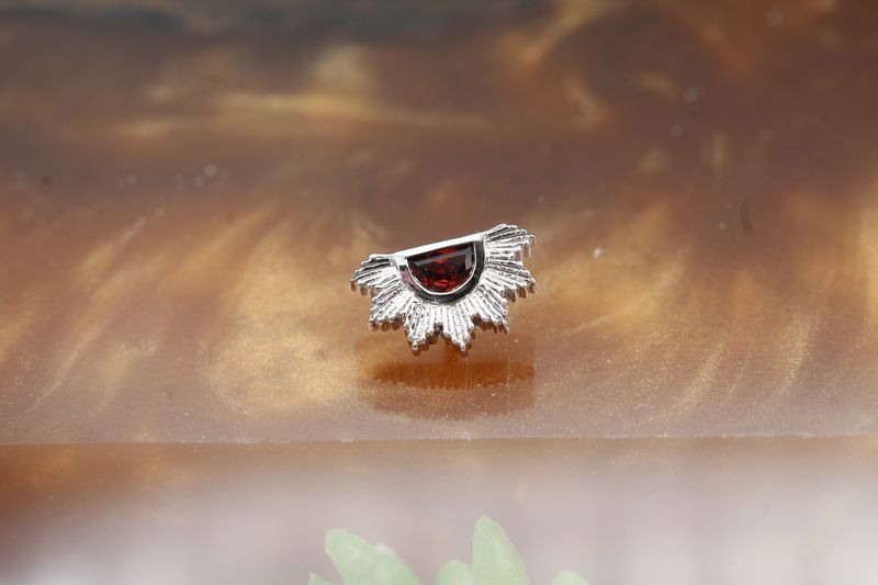Threaded White Gold Himalia Tops