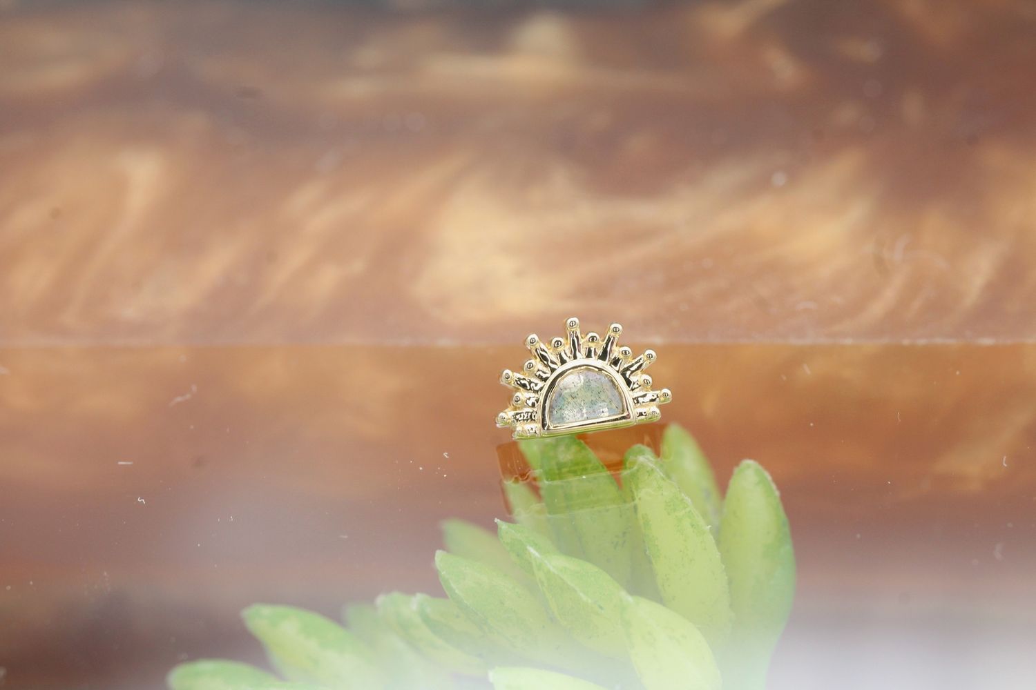 Threaded Yellow Gold Lunette Top, Stone: Labradorite