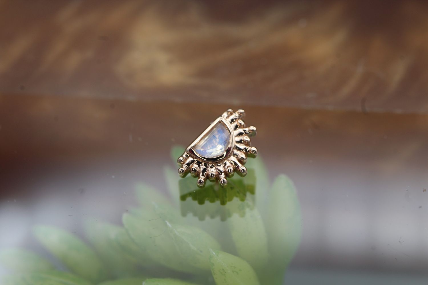 Threaded Rose Gold Lunette Top, Stone: Rainbow Moonstone