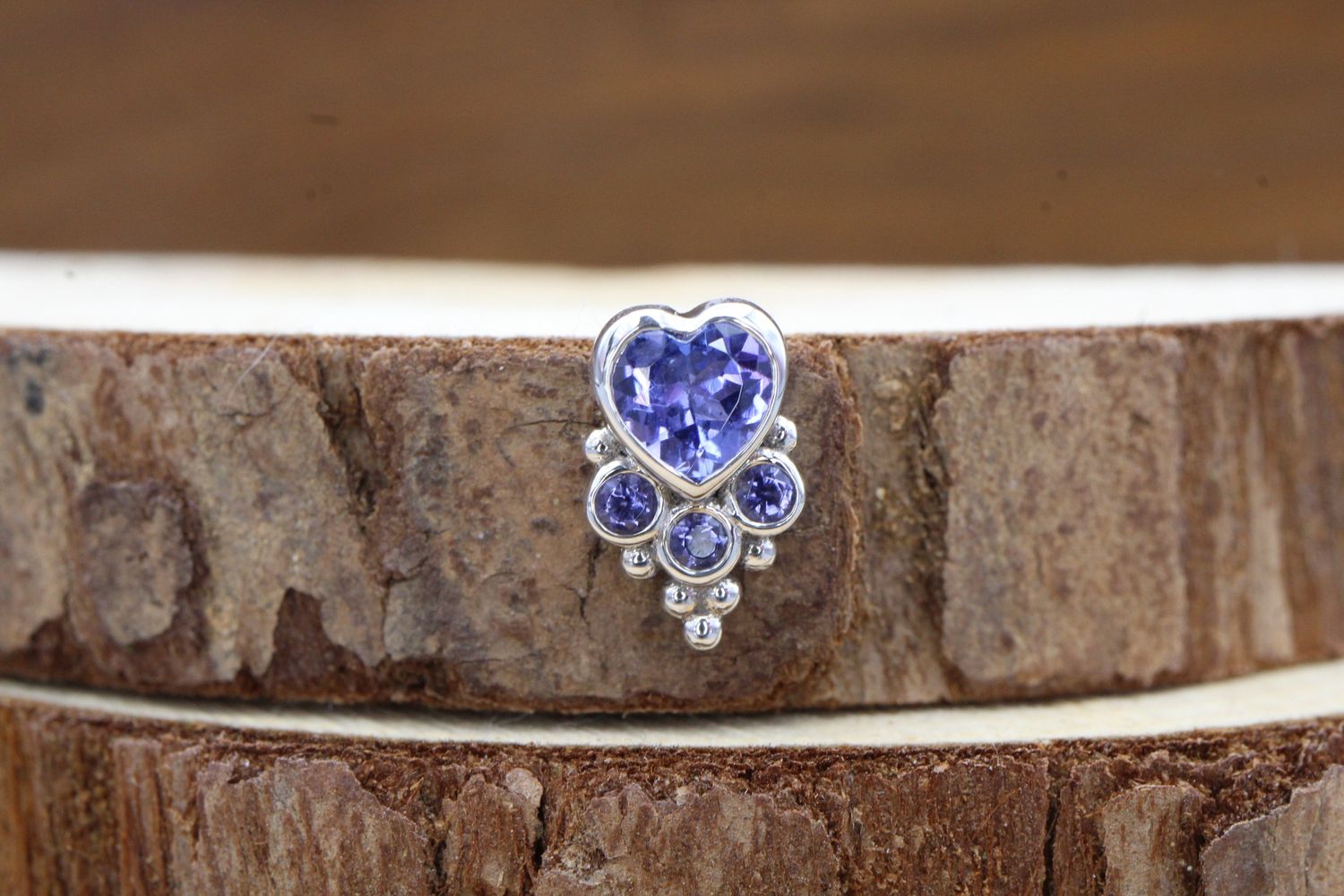 Threaded White Gold Lucy&#39;s Heart, Gauge: 14/12ga, Stone: Tanzanite Heart &amp; Iolite Accent
