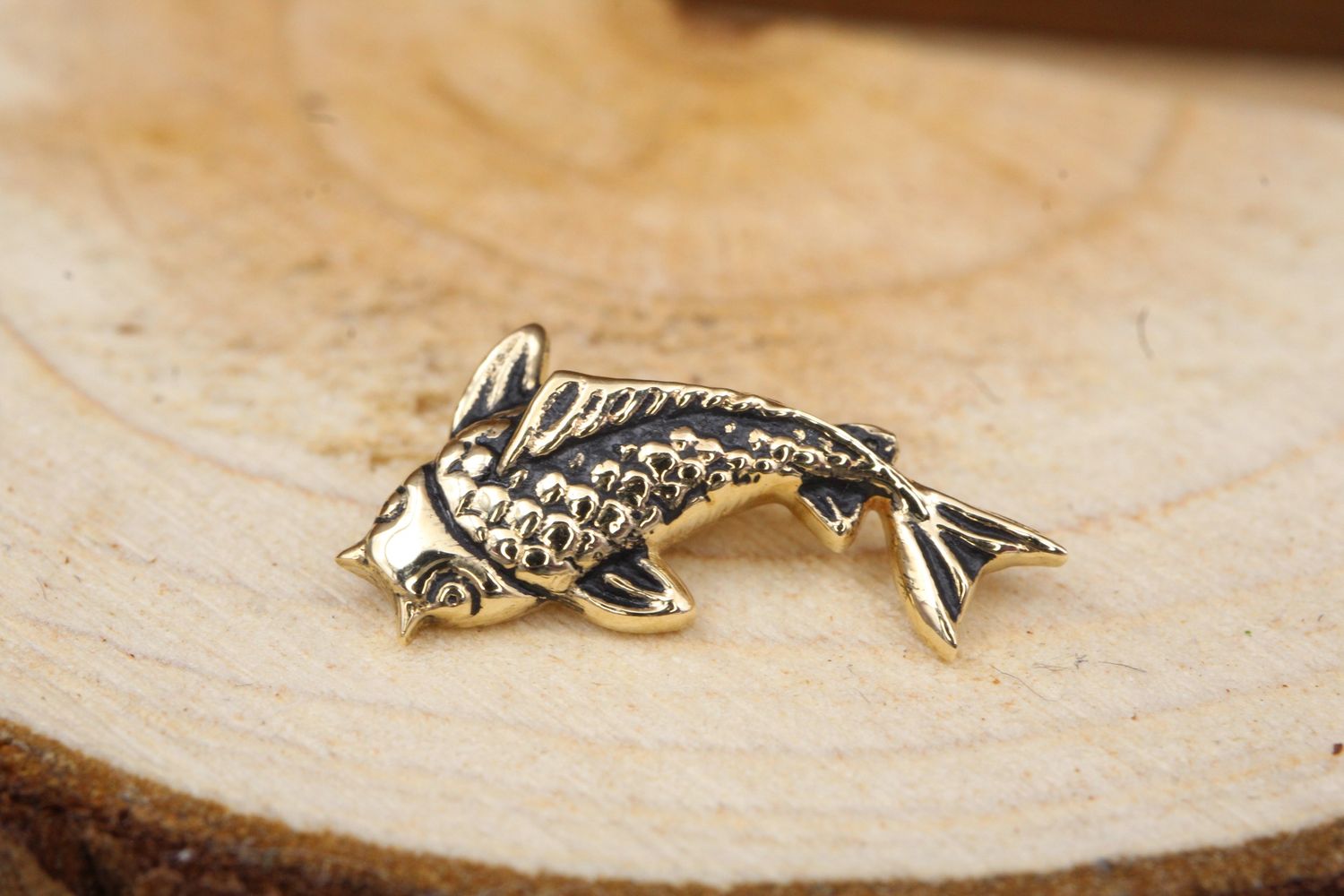 Threaded Yellow Gold Koi Fish, Gauge: 18/16ga, Finish: Left Orientation: Antique Finish