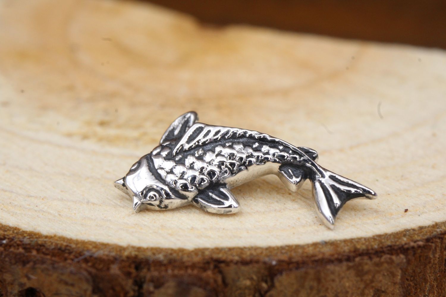 Threaded White Gold Koi Fish, Gauge: 18/16ga, Finish: Left Orientation: Antique Finish