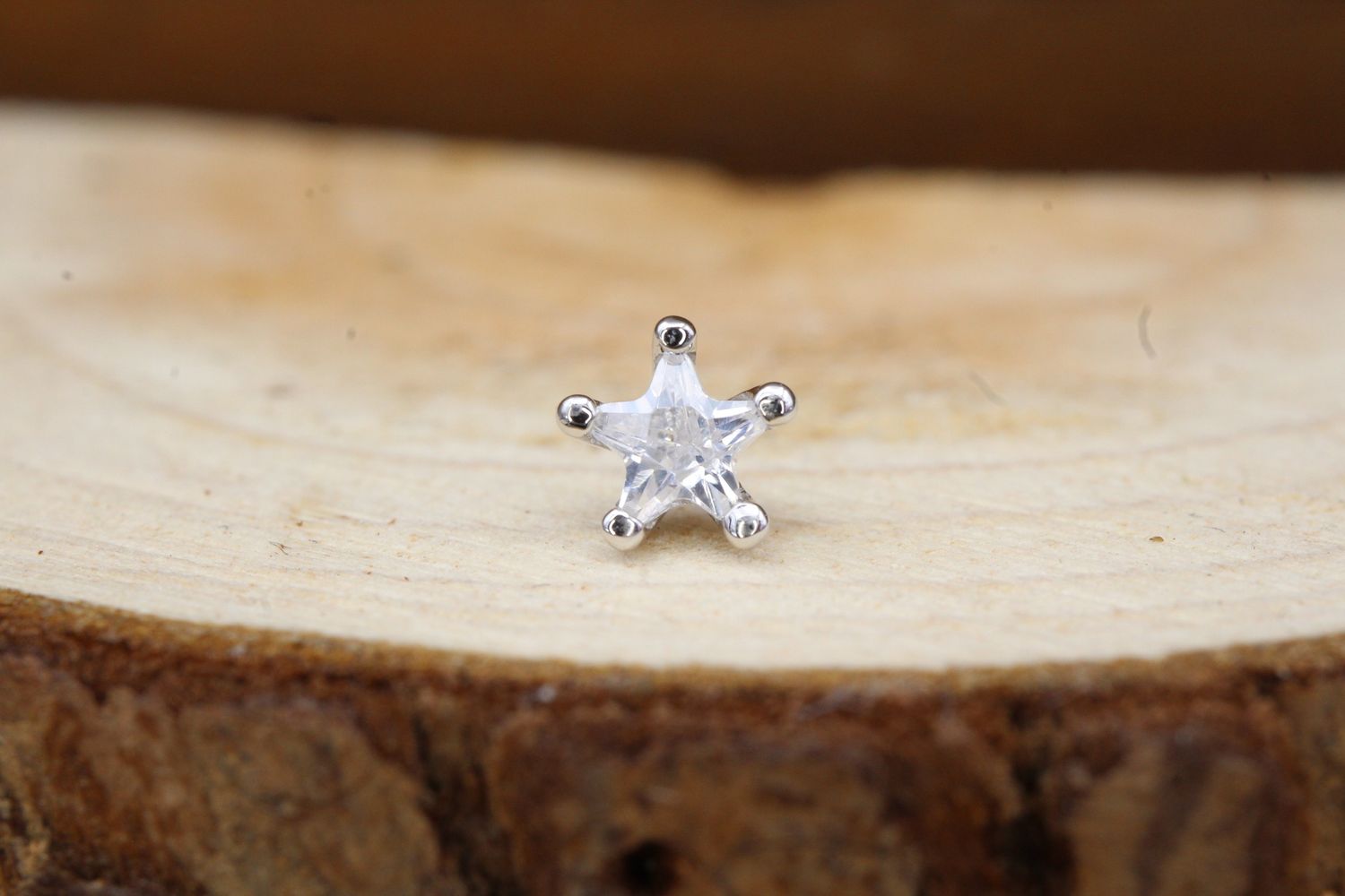 Threaded White Gold Star Prong, Gauge: 18/16ga, Stone: White CZ