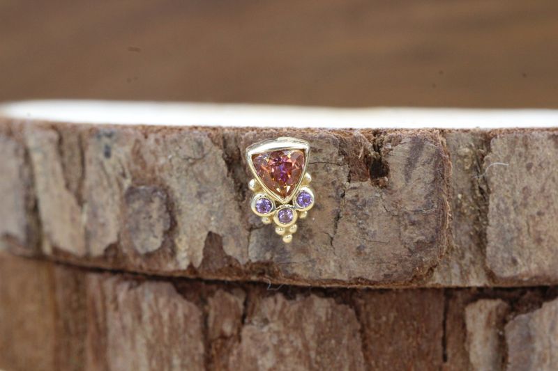 Threaded Yellow Gold Sarai Trillion