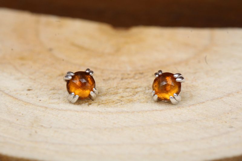Threaded White Gold Cab Prong