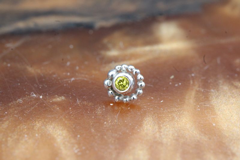 Threadless White Gold Beaded Swirl