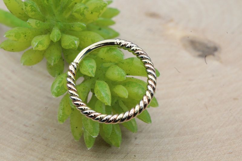 Tri-Tone Desiree Seam Ring