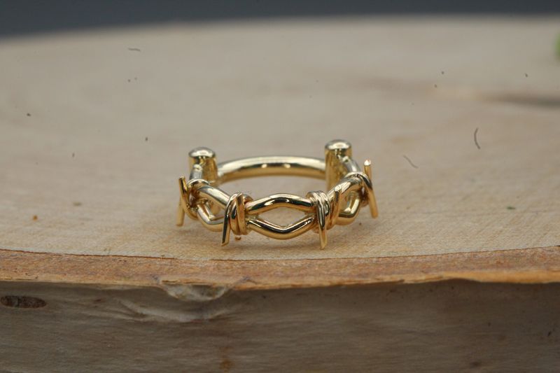 Yellow Gold Daniella's Crown of Thorns Hinge Ring