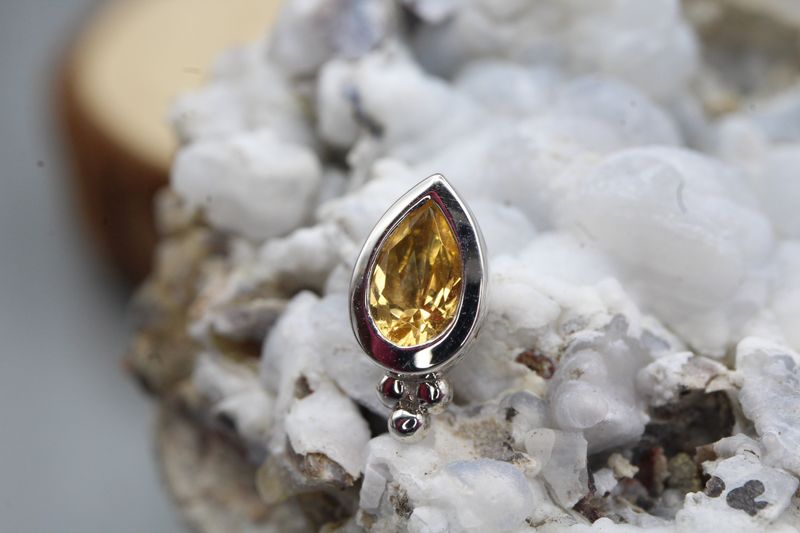 Threaded White Gold Beaded Pear Top