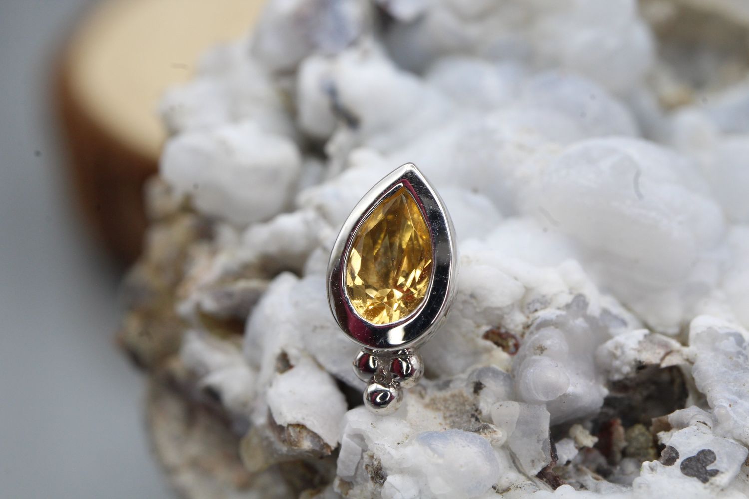 Threaded White Gold Beaded Pear Top, Gauge: 18/16ga, Stone: Honey Topaz