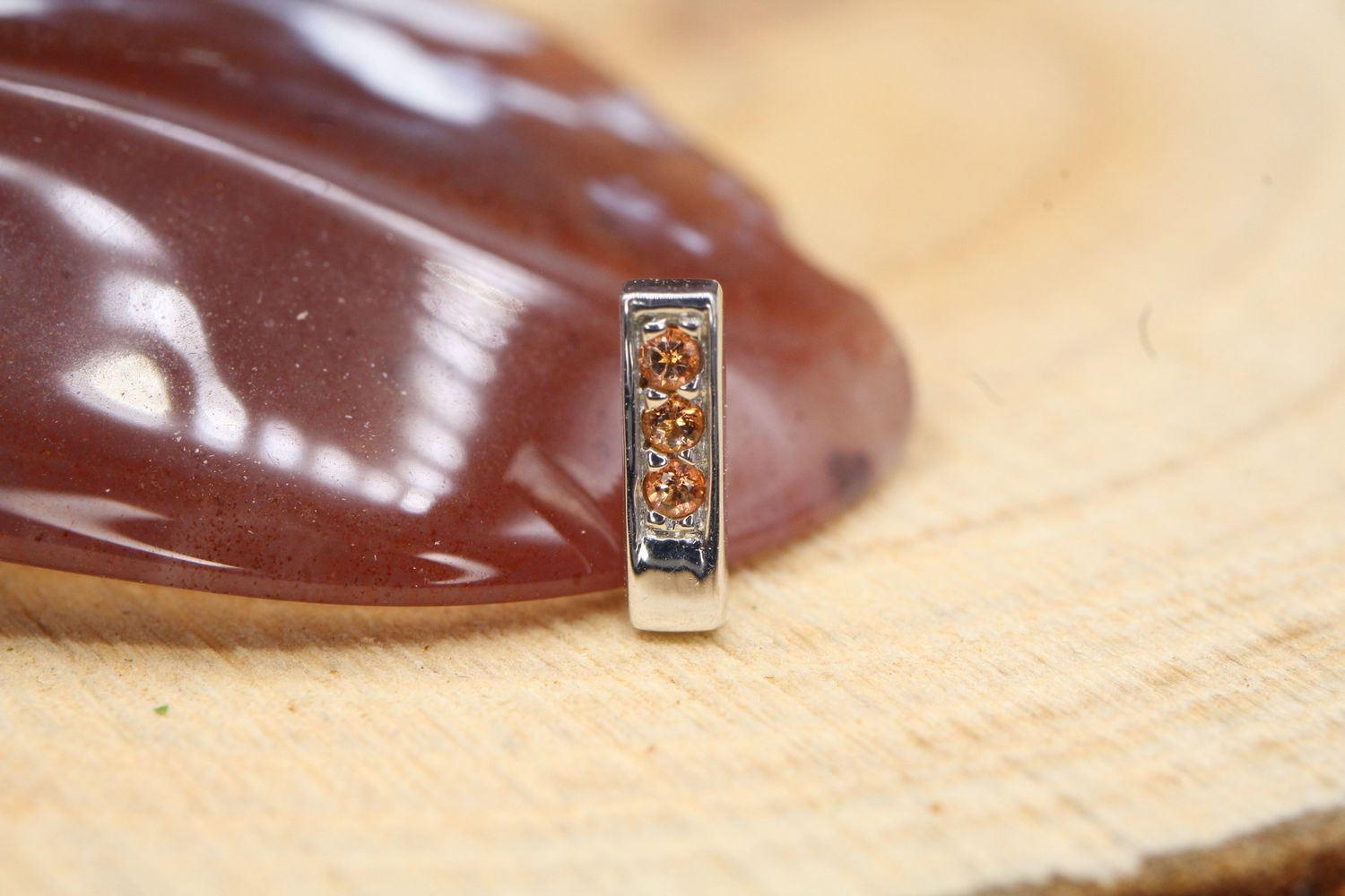 Threaded White Gold Small Aquila, Gauge: 16ga, Stone: Peach Topaz