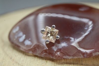 Threaded White Gold Princess Prong Top