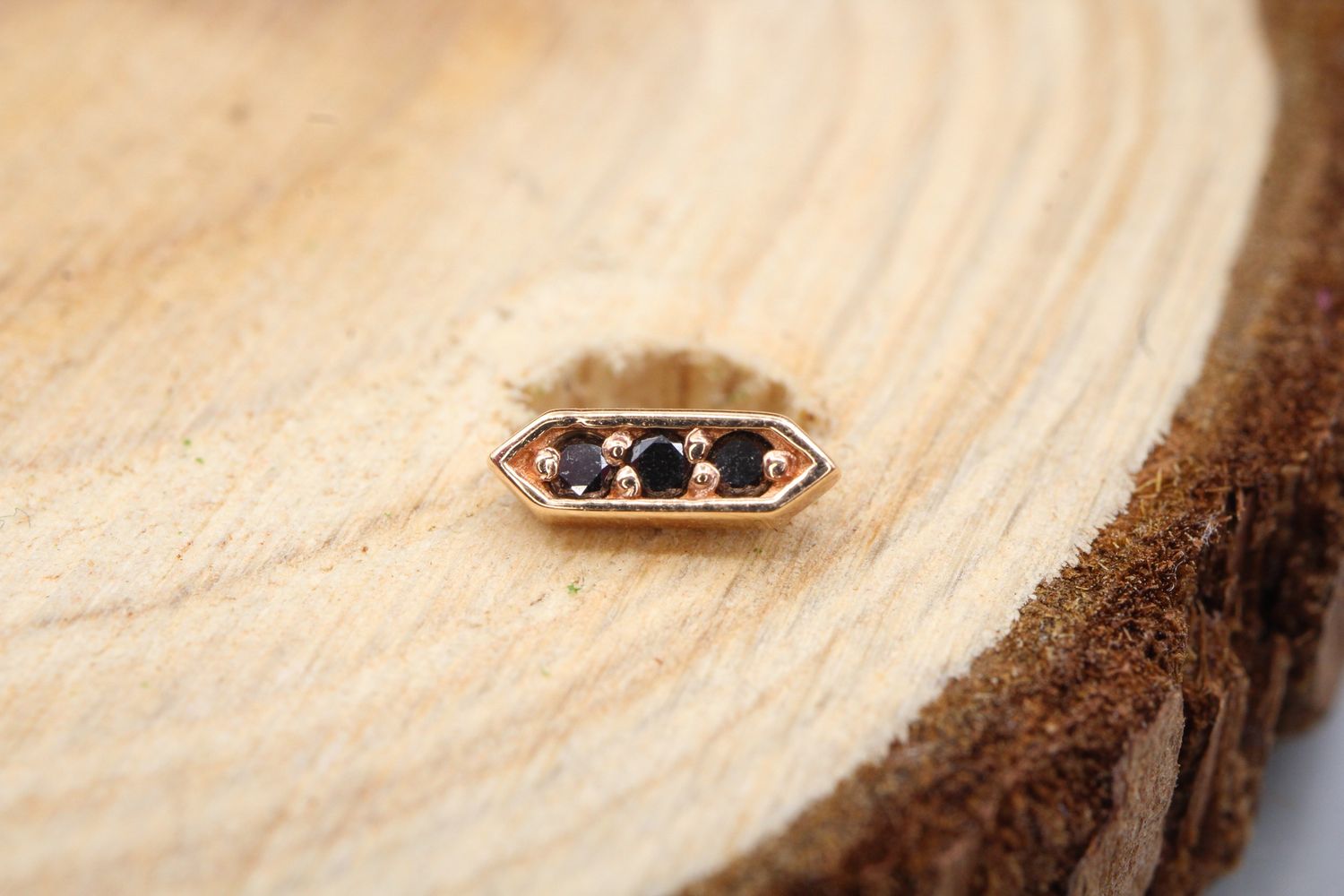Threaded Rose Gold Sillian, Gauge: 16ga, Stone: Black Diamond