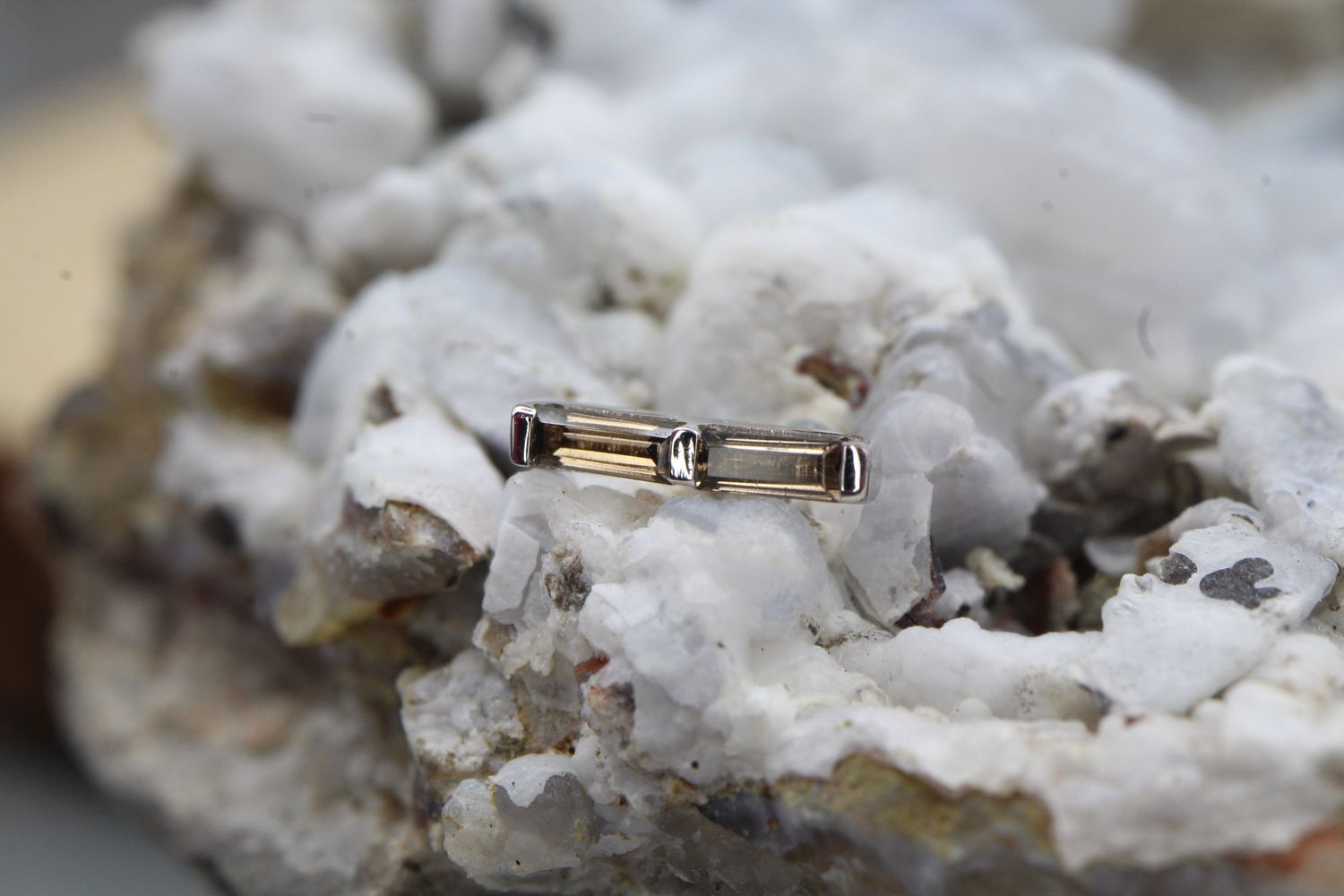 Threaded White Gold Rosalia Top, Gauge: 16ga, Stone: Smokey Quartz