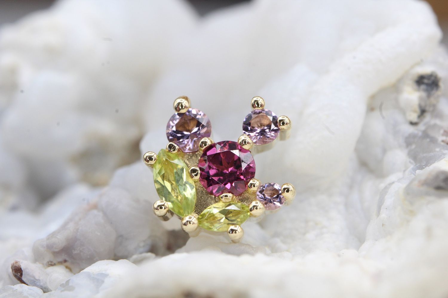Threaded Yellow Gold Outlander Top, Gauge: 14ga, Stone: Peridot, Rhodolite, &amp; Light Amethyst