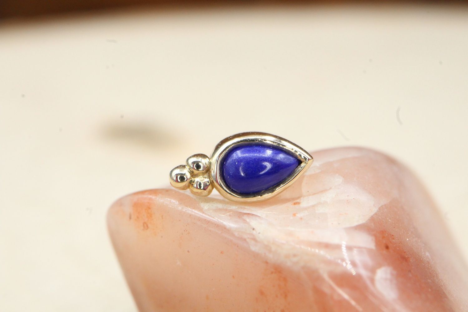 Threadless White Gold Beaded Pear, Stone: Lapis