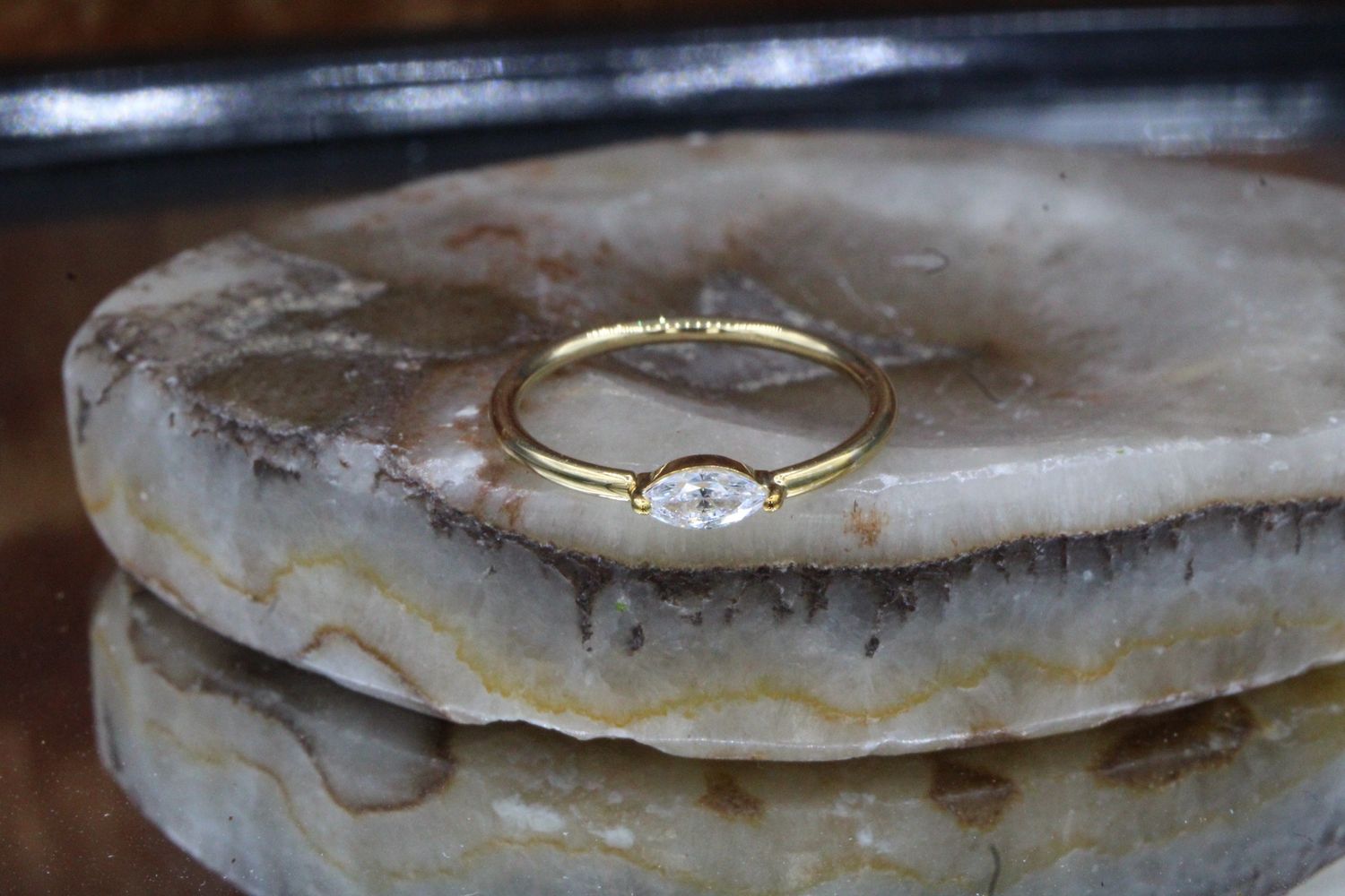 Yellow Gold Fixed V Prong Marquise Seam Ring, Orientation: Navel/Rook, Size: 16ga 3/8'', Stone: VS1 Diamond