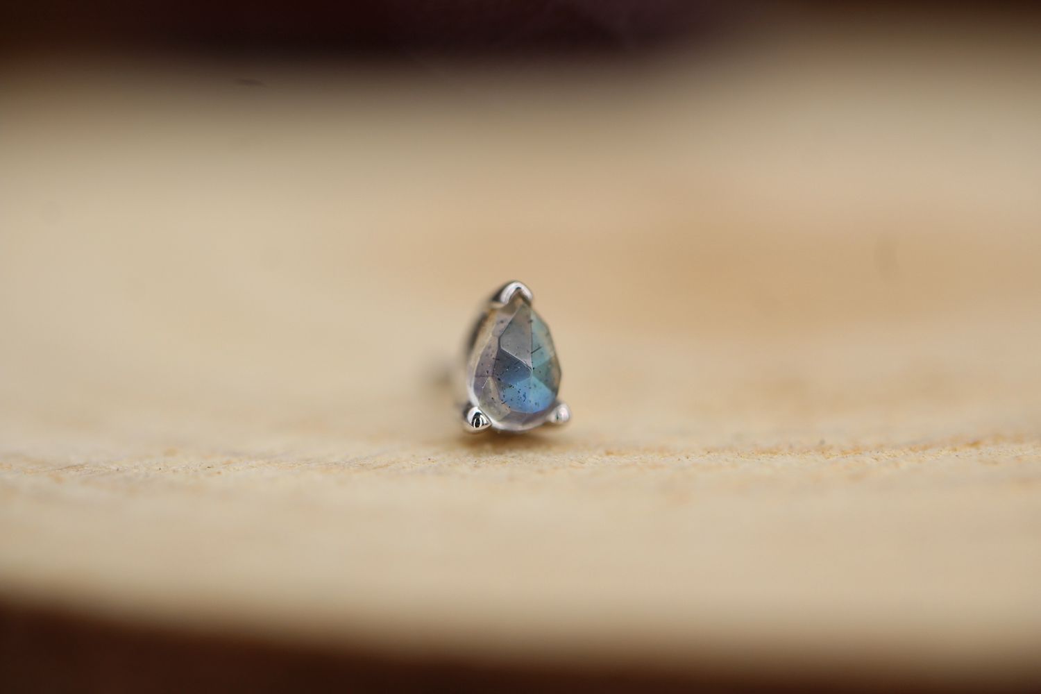 Threadless White Gold Pear V Prong Top, Size: 3x2mm, Stone: Rose Cut Labradorite