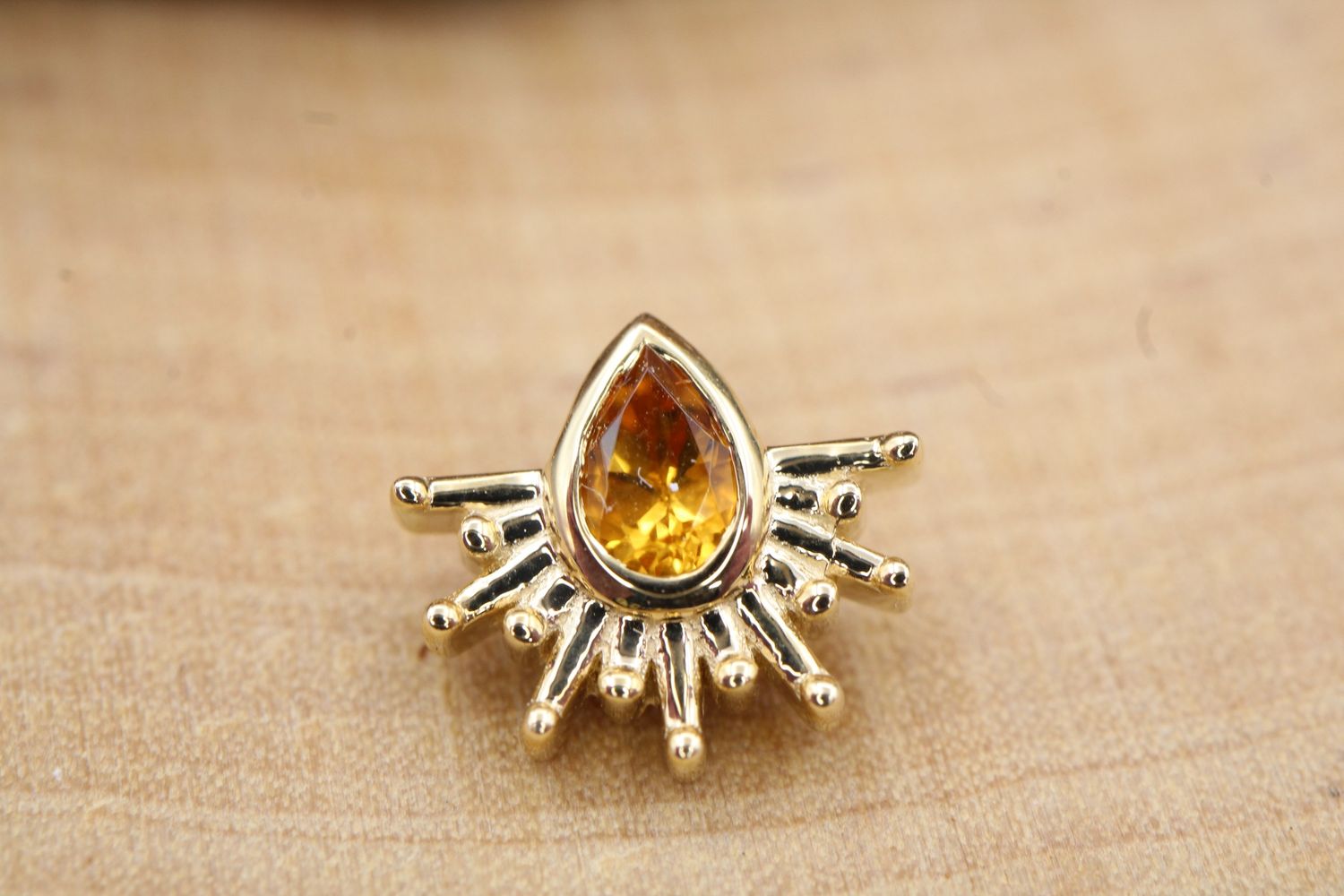 Threaded Yellow Gold Borderline Top, Gauge: 18/16ga, Stone: Citrine