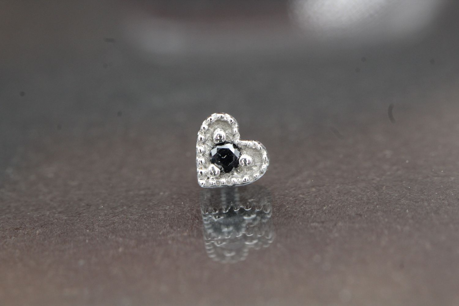Threaded White Gold Heart Harlequin