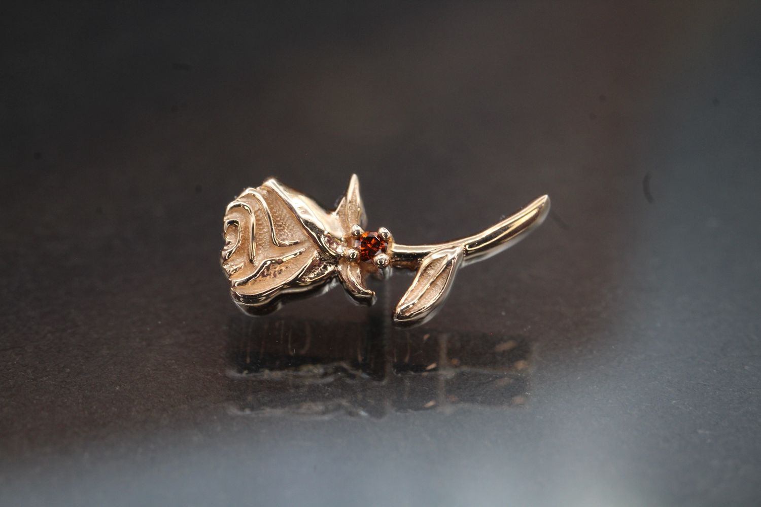 Threaded Rose Gold Jess Ross, Gauge: 18/16ga, Stone: Red Diamond, Orientation: Left