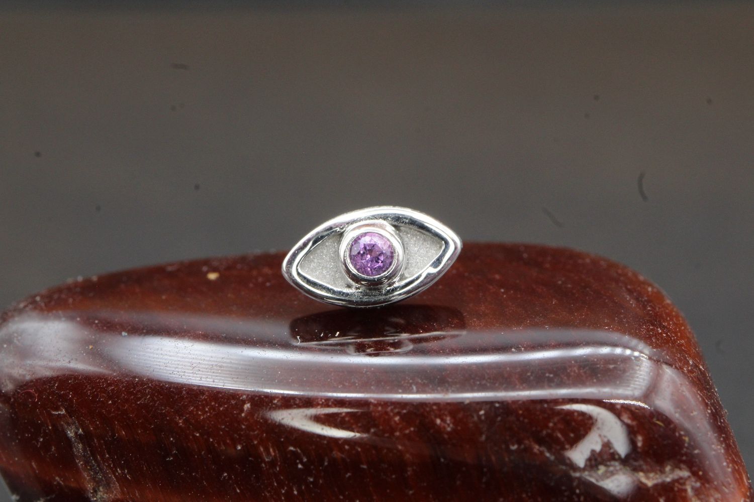 Threaded White Gold Jinx Top, Gauge: 18/16ga, Stone: Amethyst