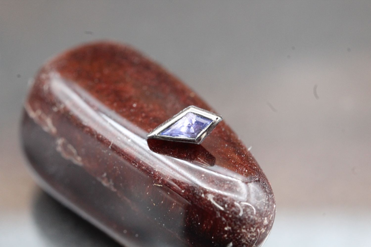 Threaded Black Rhodium Pan Top, Gauge: 18/16g, Stone: Tanzanite