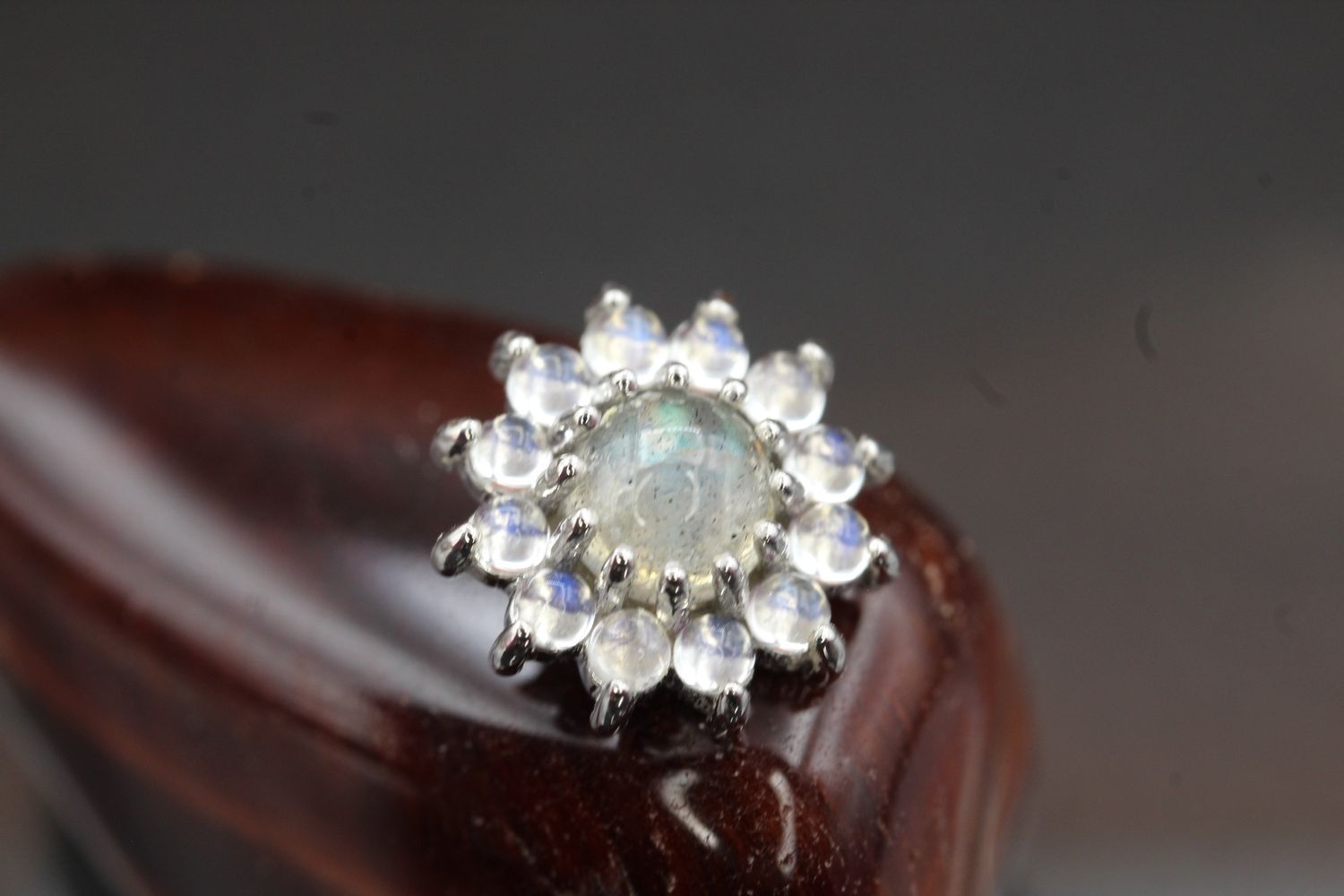 Threaded White Gold 8mm The Rose Top, Gauge: 18/16ga, Stone: Labradorite &amp; Rainbow Moonstone