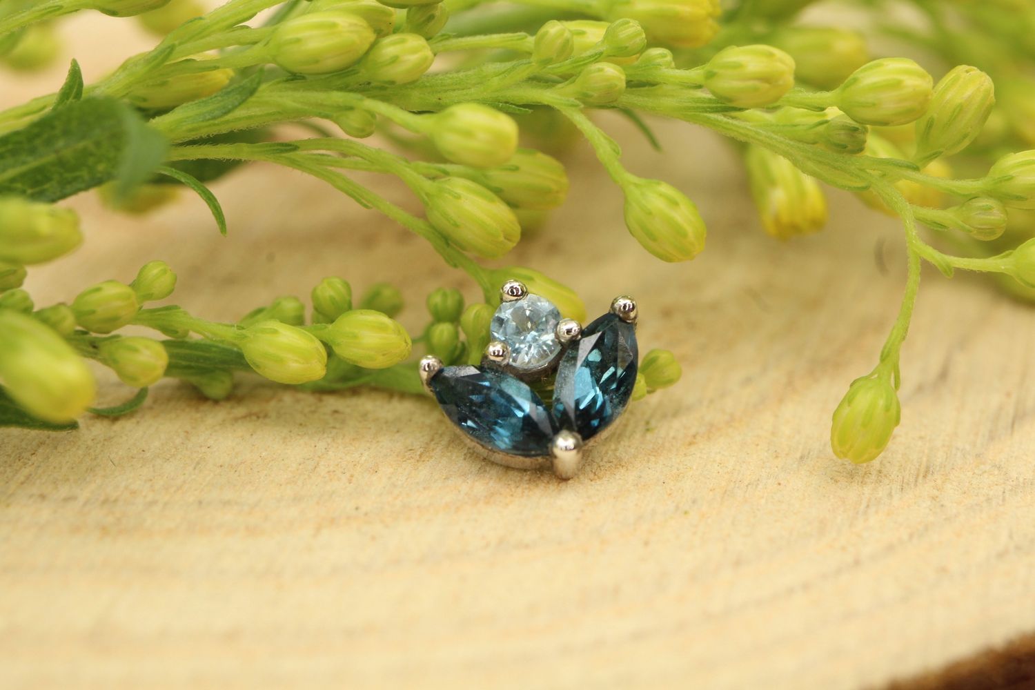 Threaded White Gold Bloom, Size: 18ga/16ga, Stone: London Blue Topaz &amp; Swiss Blue Topaz