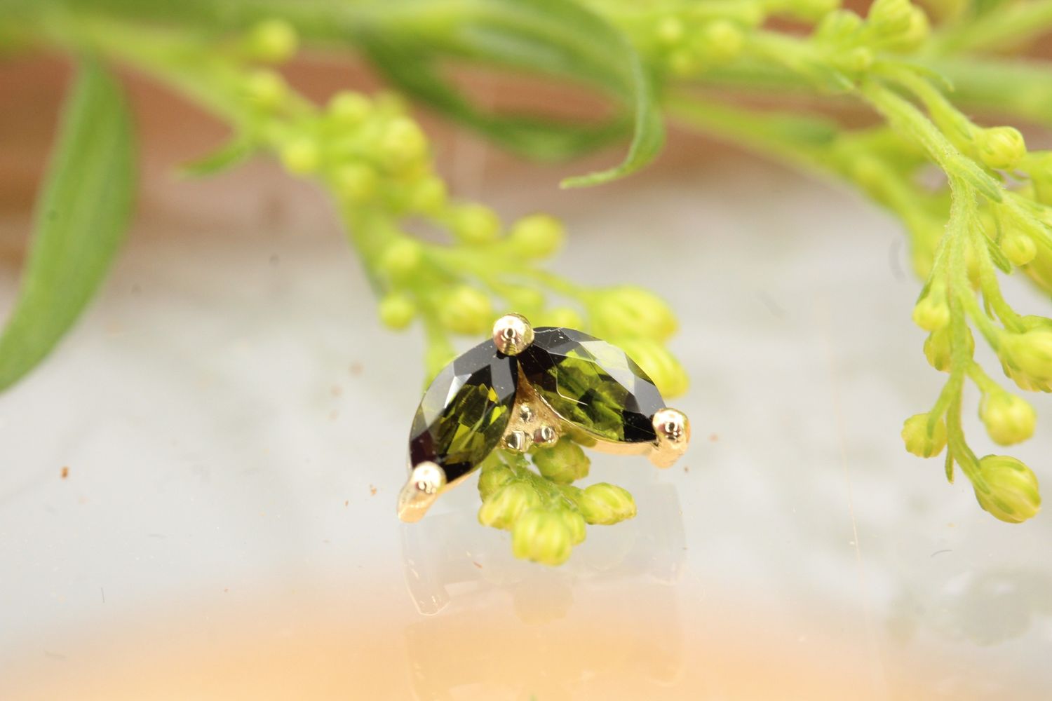Threaded Yellow Gold Petals, Size: 18ga/16ga, Stone: Green Tourmaline AA