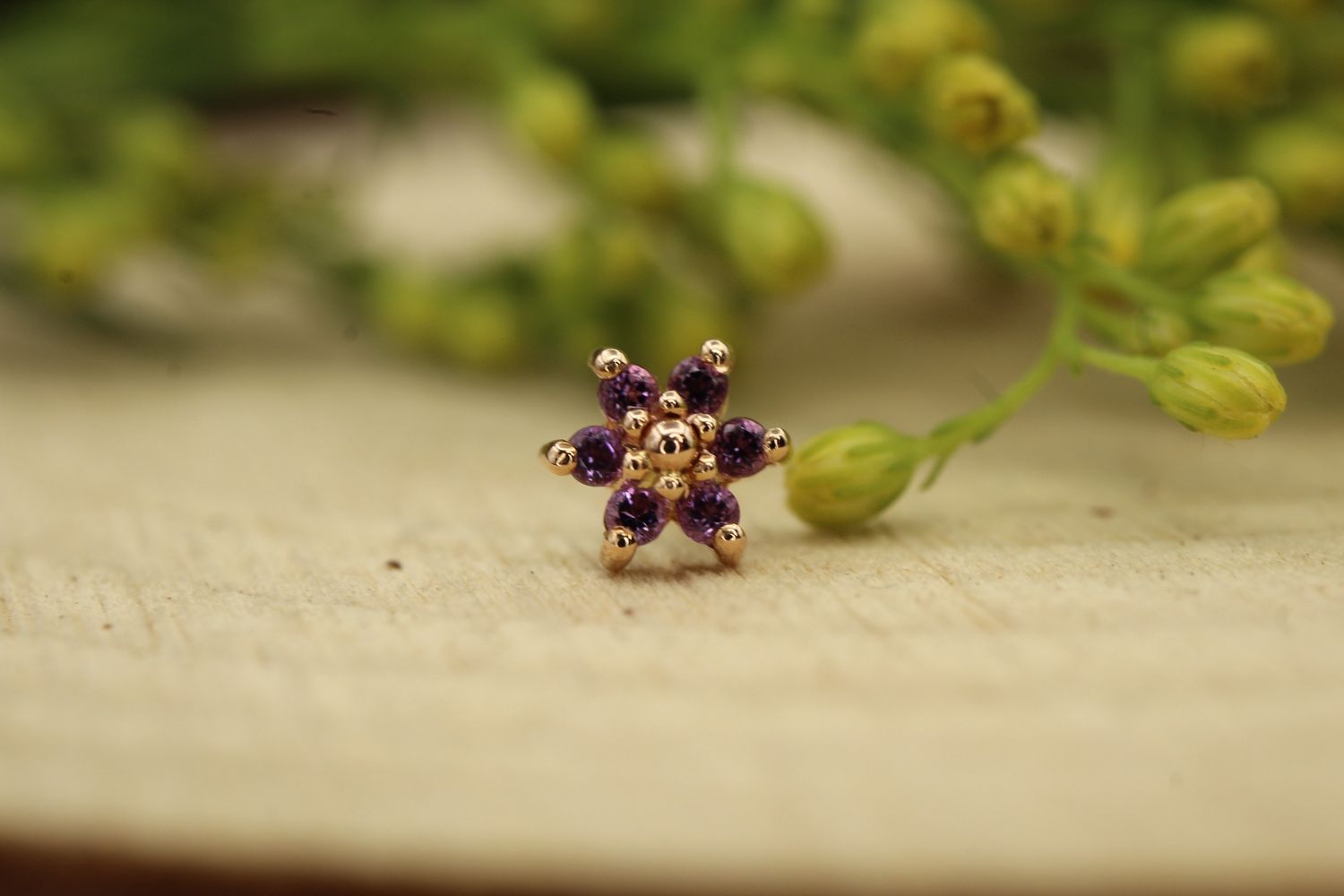 Threadless Rose Gold Flower 2 Top, Stone: AA Amethyst &amp; Gold Bead