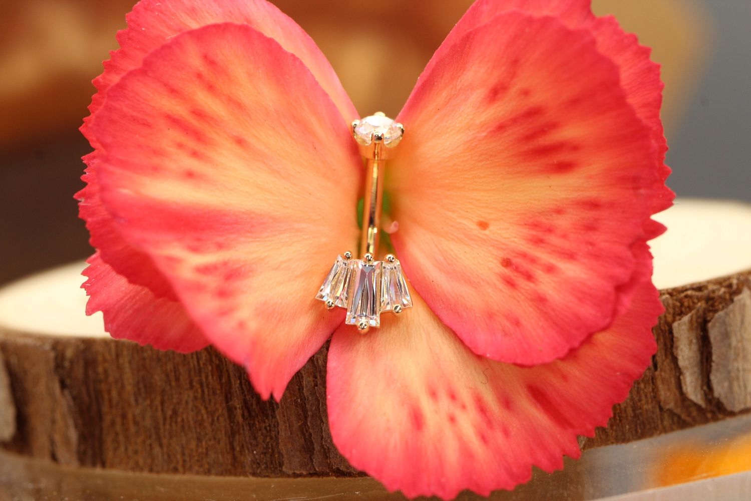 Threaded Yellow Gold Oceane 3 J Curve, Size: 16ga 9/32, Top Type: 3mm Round Prong Top, Stone: White CZ