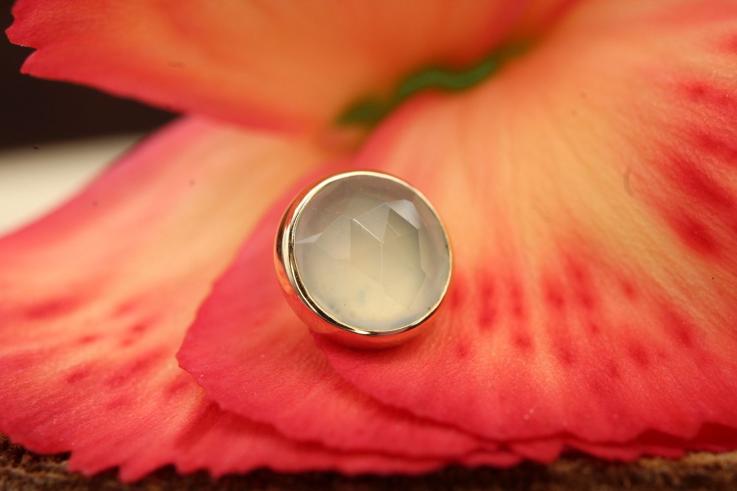 Threaded Yellow Gold Round Cup Top, Gauge: 18/16ga, Size: 5mm, Stone: Rose Cut Aqua Chalcedony