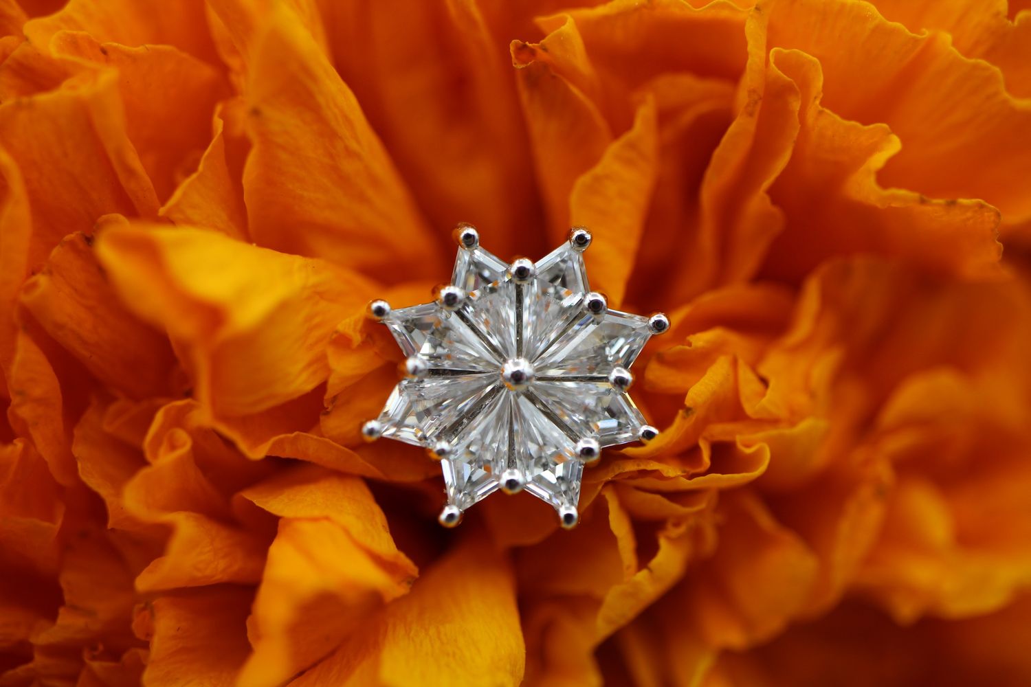 Threaded White Gold Pablo End, Gauge: 14ga/12ga, Stone: White CZ