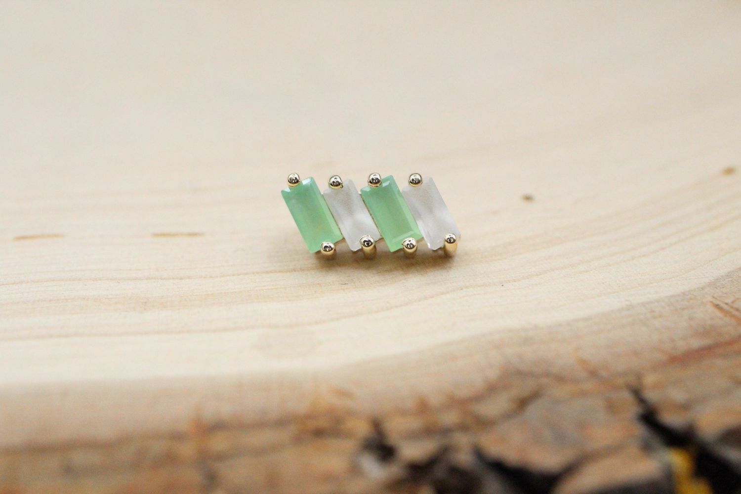 Threaded Yellow Gold Liara 4 End, Gauge: 18/16ga, Size: 8x8mm, Stone: Sandblasted White CZ &amp; Sandblasted Chrysoprase