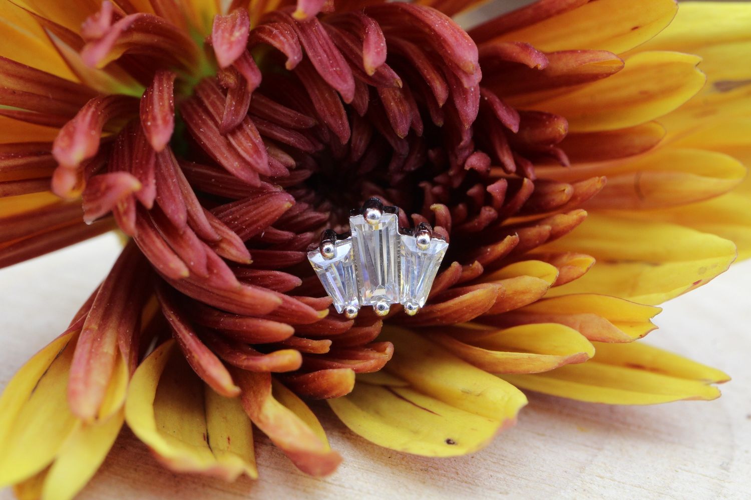Threaded White Gold Oceane 3 End, Gauge: 18ga/16ga, Stone: White CZ