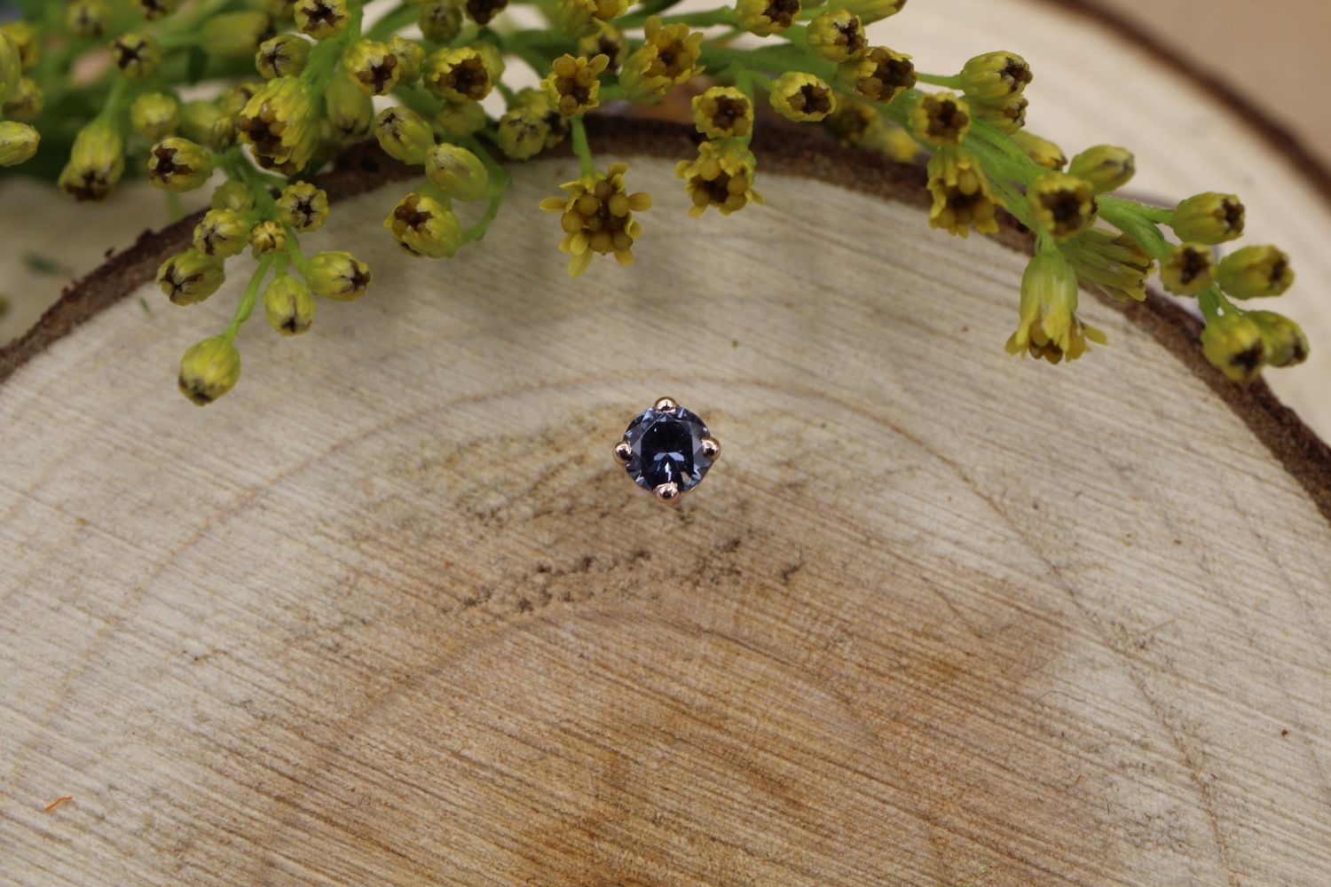 Threadless Rose Gold Round Prong Top, Size: 3mm, Stone: Color Change Garnet