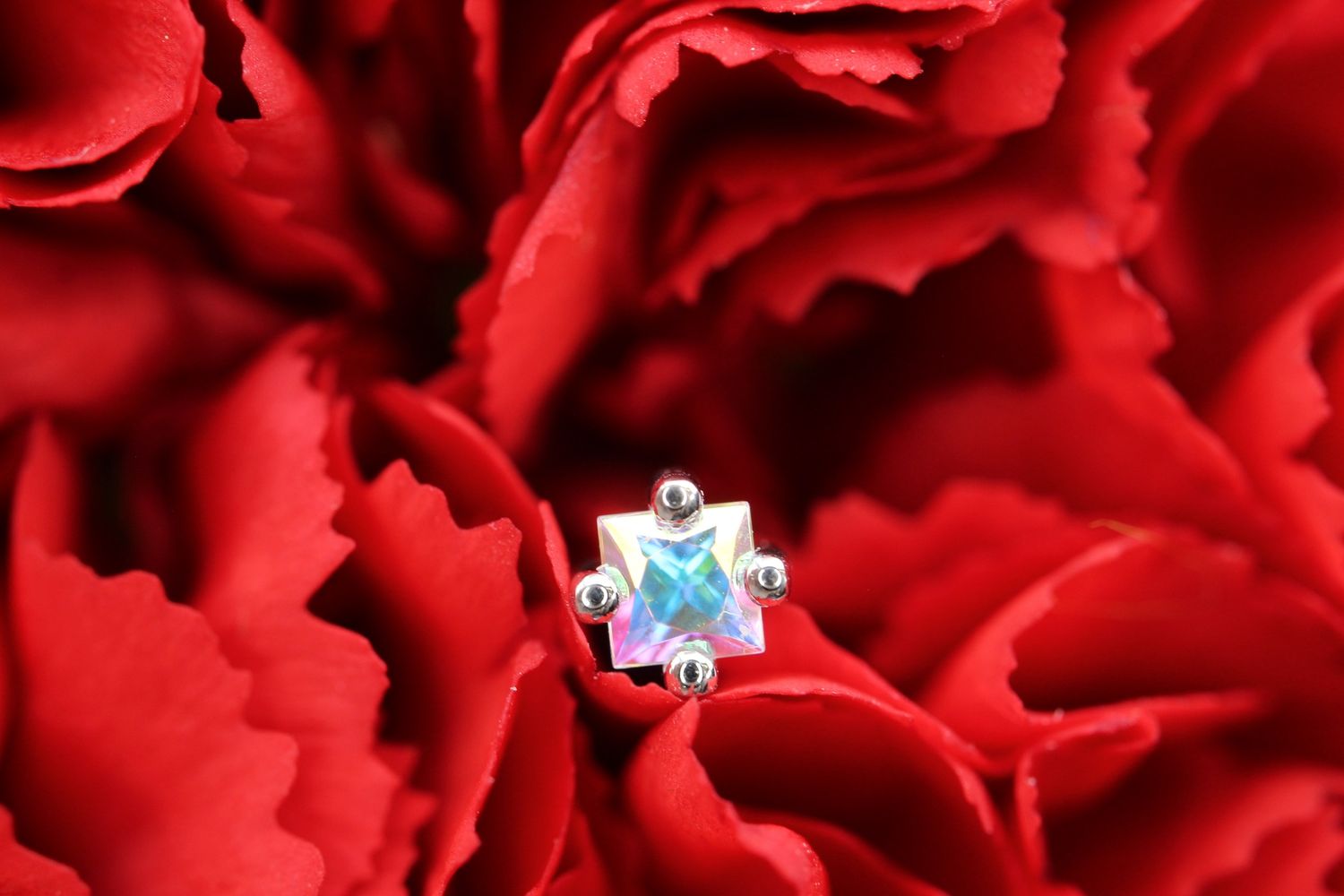 Threadless White Gold Princess Prong, Size: 2.5mm, Orientation: On Axis, Stone: Mercury Mist Topaz