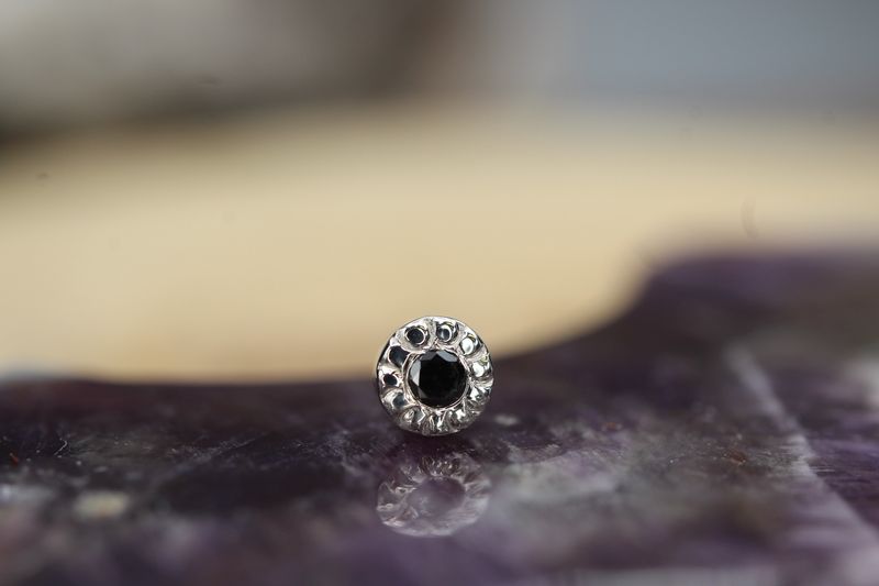 Threadless White Gold Pave Circle Top