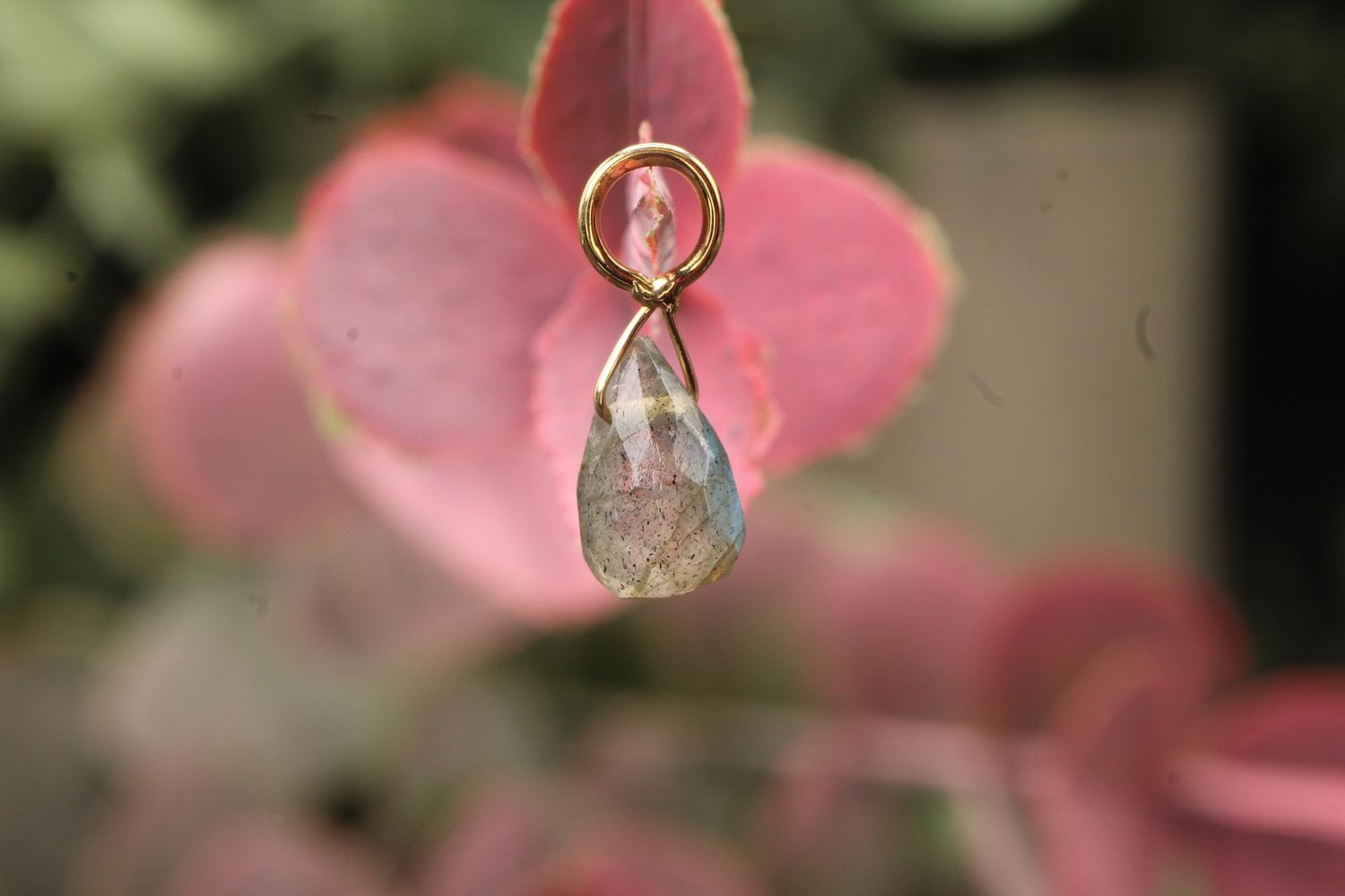 Yellow Gold Diablo Charms, Shape: Briolette, Stone: Labradorite